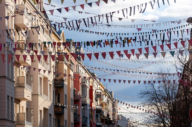 Pueblos con las mejores fiestas para viajar en furgoneta camper